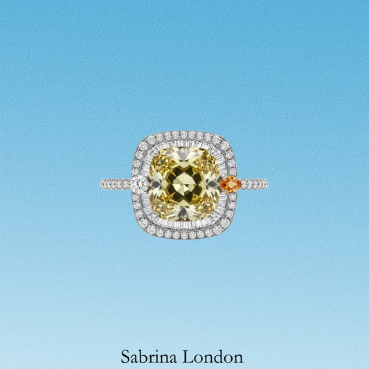 Sabrina London Classic Ring Lab-Grown Fnacy vivid yellow diamond 18K Gold 5ct Center Stone
